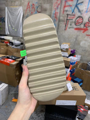 AD originals Yeezy Slide "Pure"'