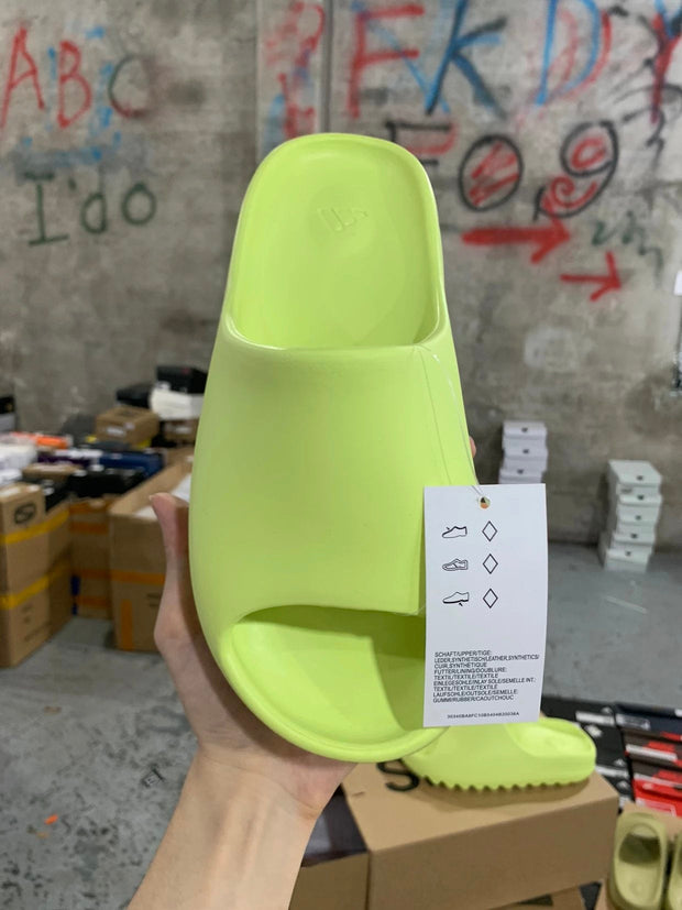 AD originals Yeezy Slide "Pure"'