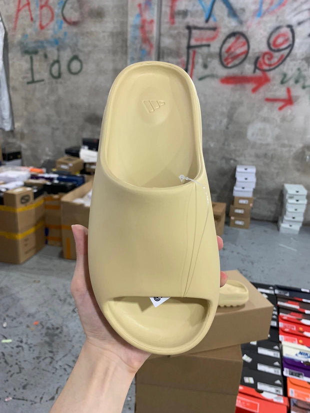 AD originals Yeezy Slide "Pure"'