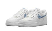'07 Essential White Worn Blue Paisley