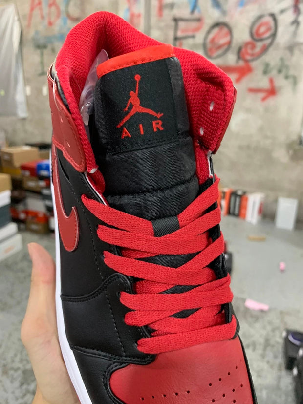 Air Jordan 1 Mid "Alternate Bred”