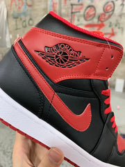 Air Jordan 1 Mid "Alternate Bred”
