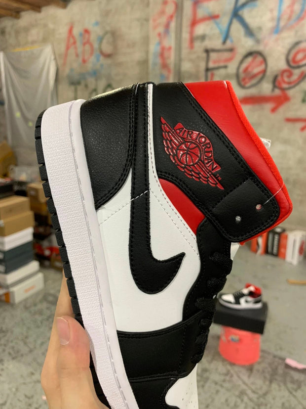 Air Jordan 1 Mid