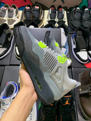 Air Jordan 4 retro se95neon