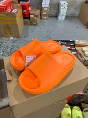 AD originals Yeezy Slide "Pure"'