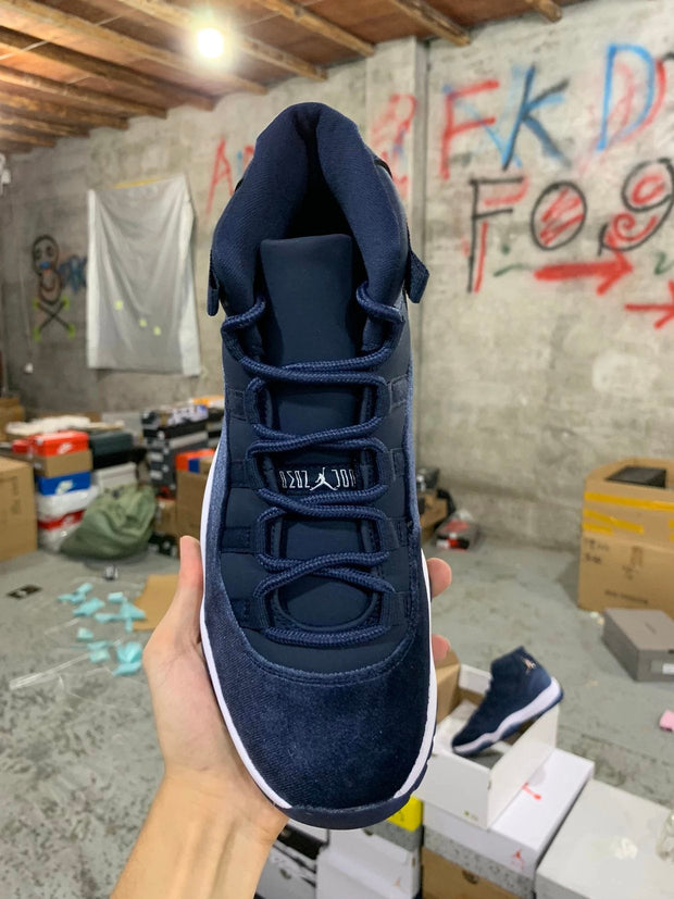 Air Jordan 11 Velvet "Midnight Navy"