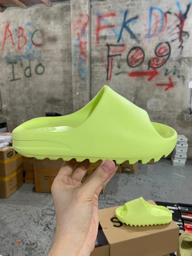 AD originals Yeezy Slide "Pure"'
