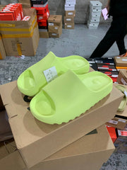 AD originals Yeezy Slide "Pure"'