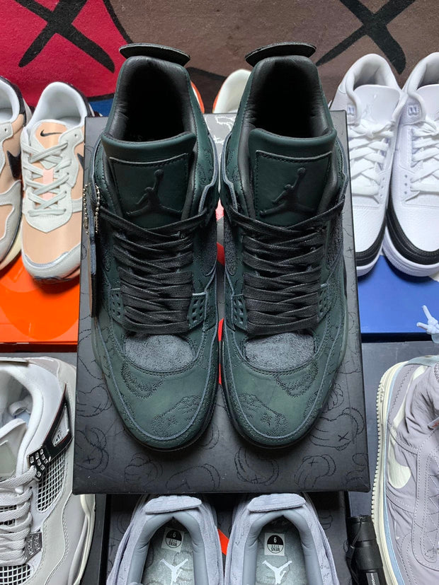 Kaws x Air Jordan 4