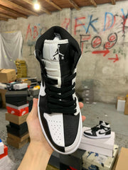 Air Jordan 1 Mid