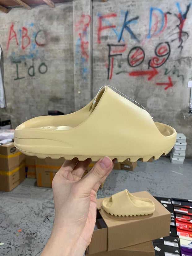 AD originals Yeezy Slide "Pure"'