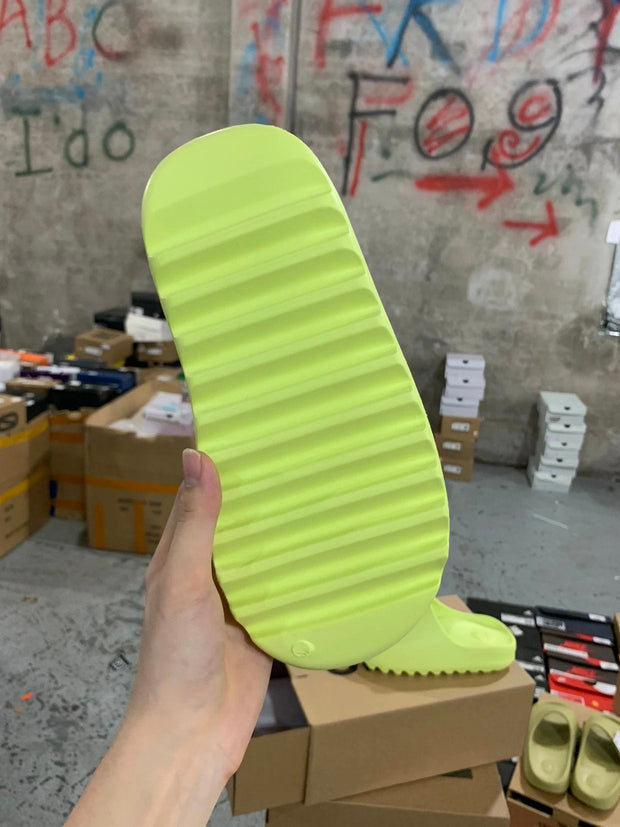 AD originals Yeezy Slide "Pure"'