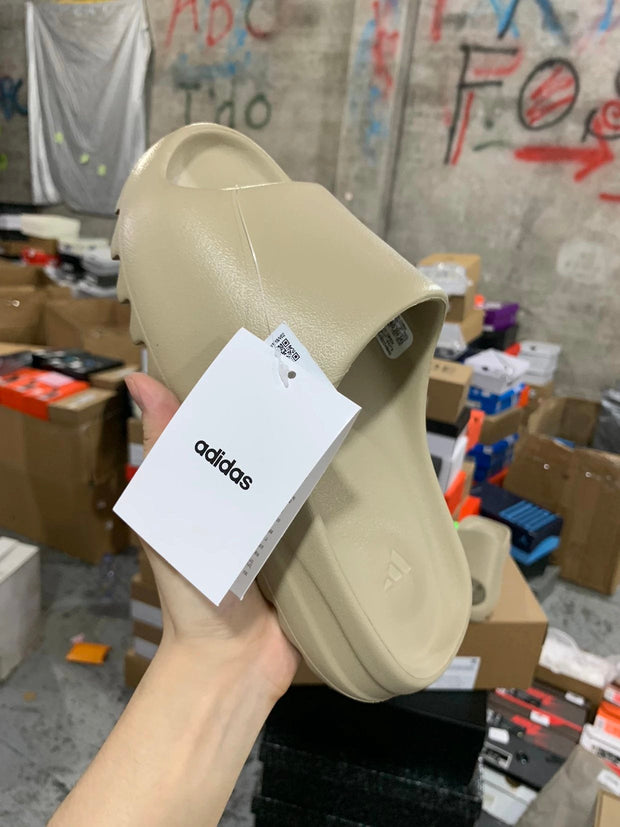 AD originals Yeezy Slide "Pure"'