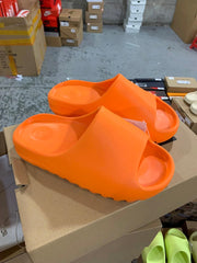 AD originals Yeezy Slide "Pure"'