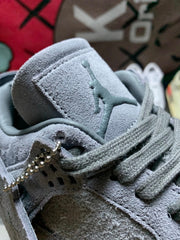 Kaws x Air Jordan 4