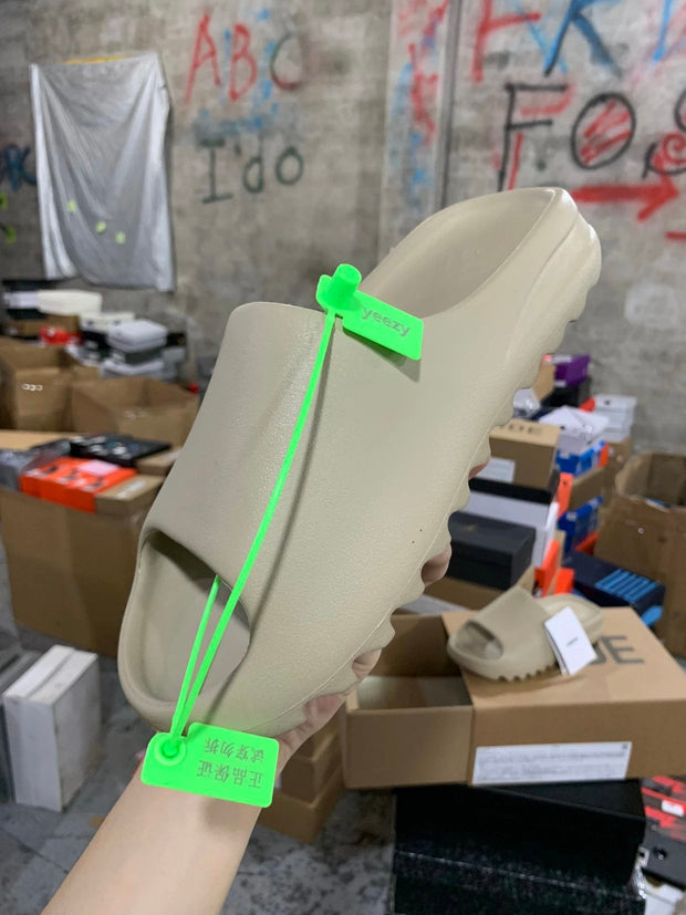 AD originals Yeezy Slide "Pure"'