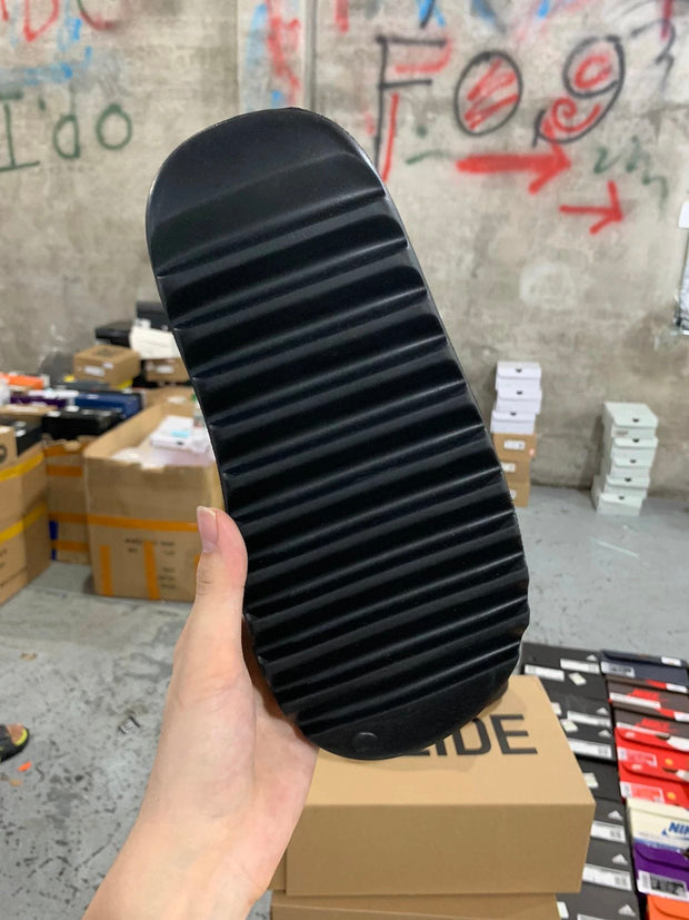 AD originals Yeezy Slide "Pure"'
