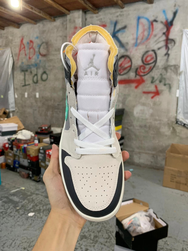 Air Jordan 1 Mid SE