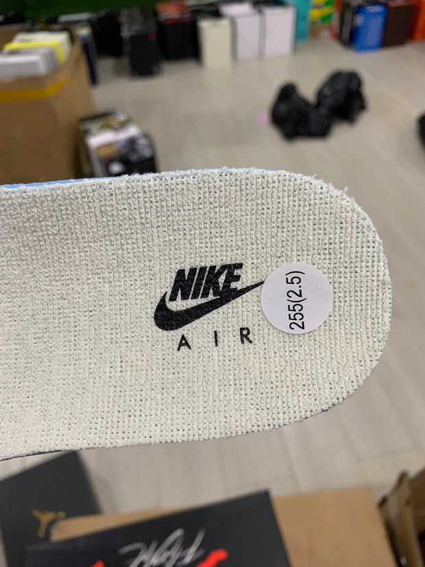 Air Jordan 4 × off white