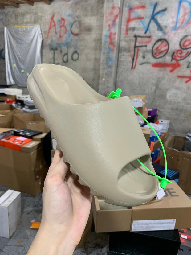 AD originals Yeezy Slide "Pure"'