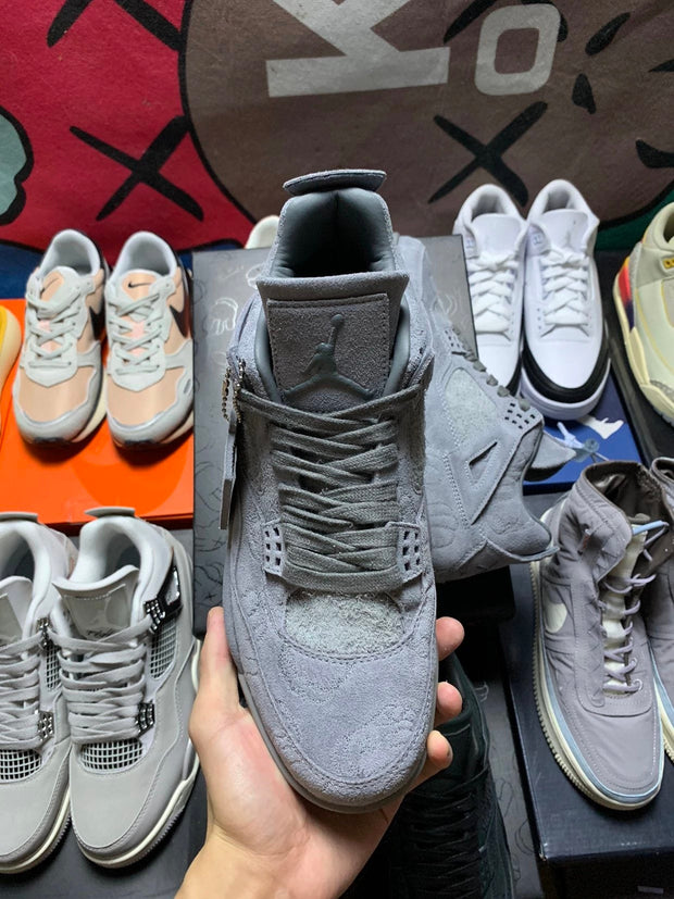 Kaws x Air Jordan 4