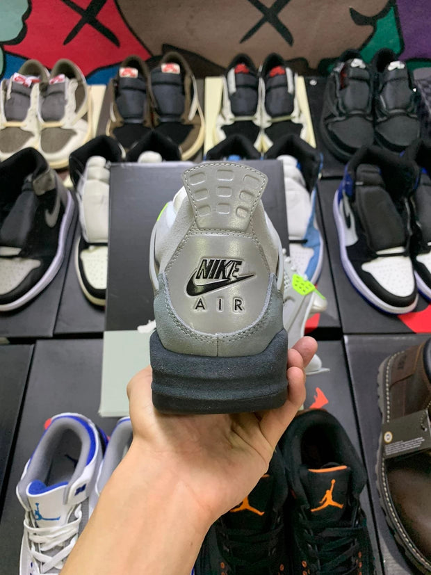 Air Jordan 4 retro se95neon
