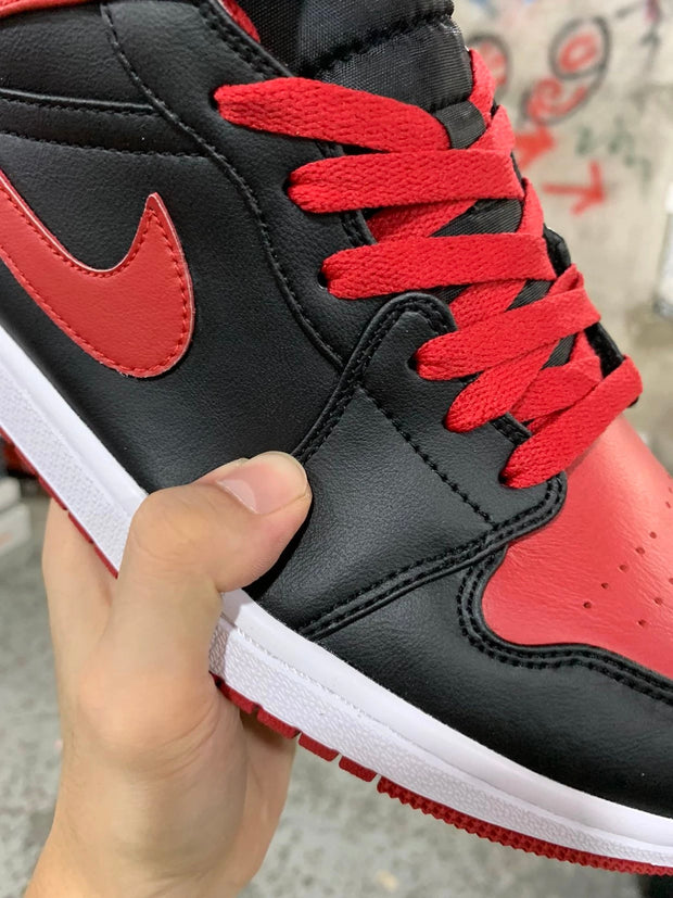 Air Jordan 1 Mid "Alternate Bred”