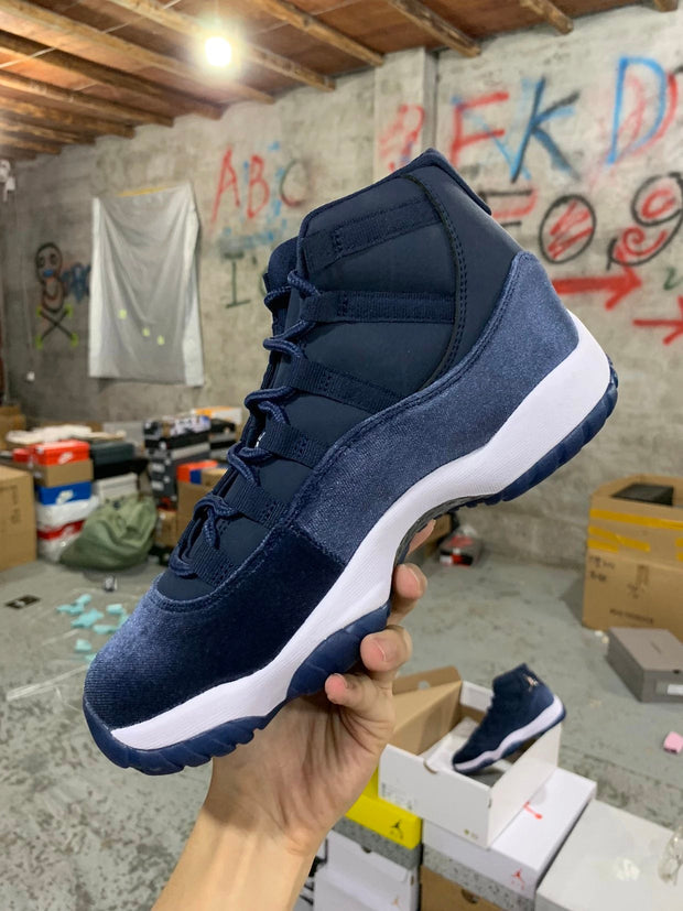 Air Jordan 11 Velvet "Midnight Navy"