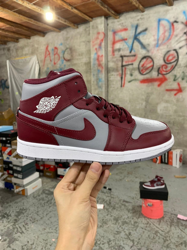 Air Jordan 1 Mid Team Rea