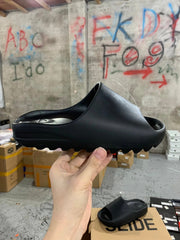 AD originals Yeezy Slide "Pure"'