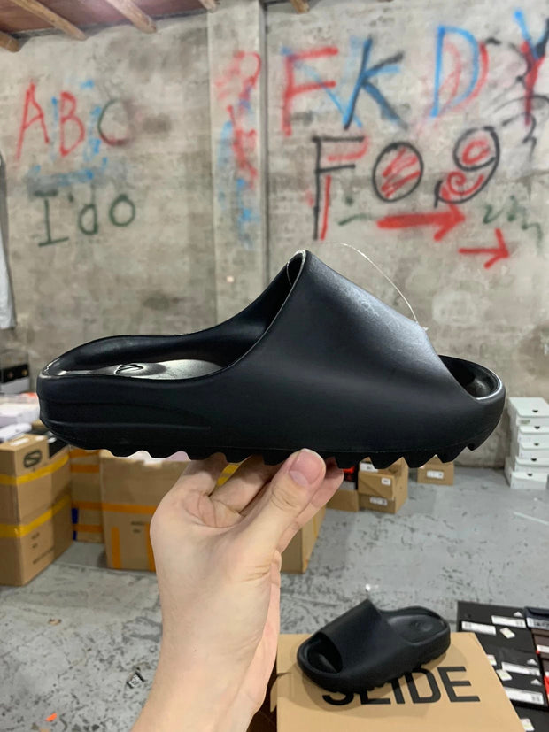 AD originals Yeezy Slide "Pure"'