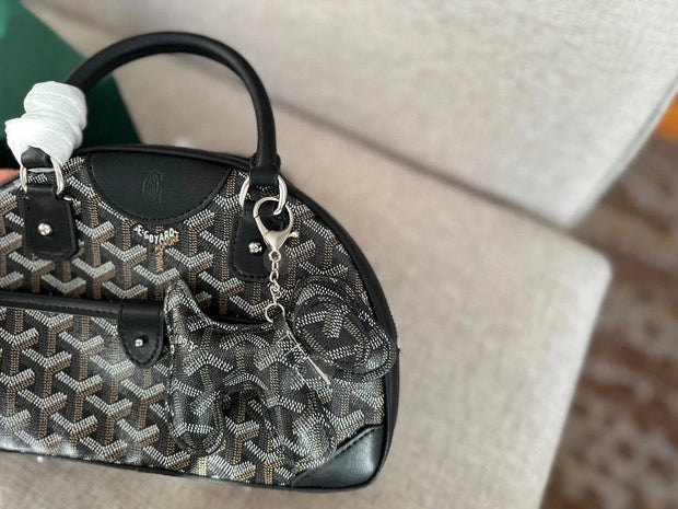 Goya bowling bag