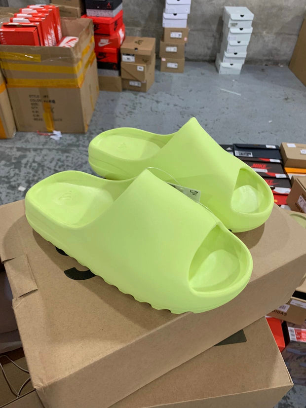 AD originals Yeezy Slide "Pure"'