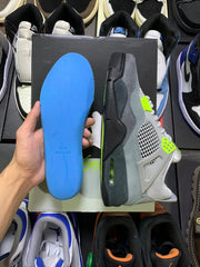 Air Jordan 4 retro se95neon