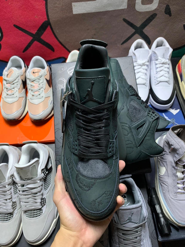 Kaws x Air Jordan 4