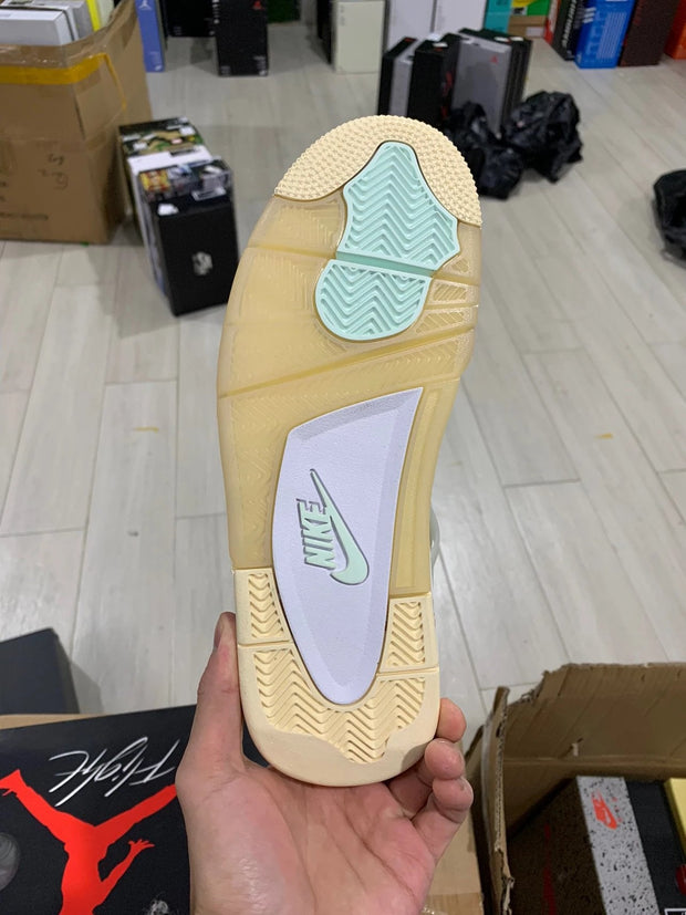 Air Jordan 4 × off white