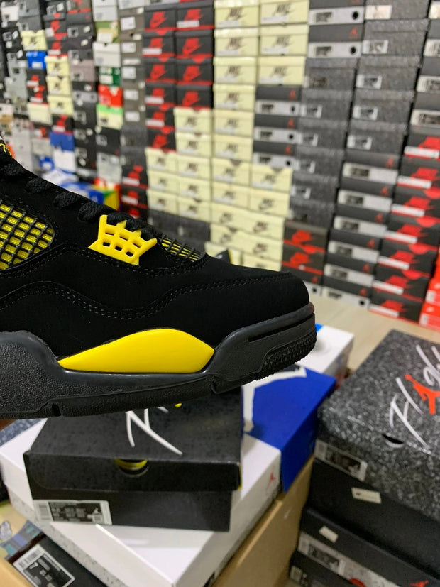 Air Jordan 4 Retro