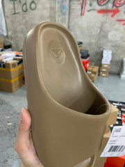 AD originals Yeezy Slide "Pure"'