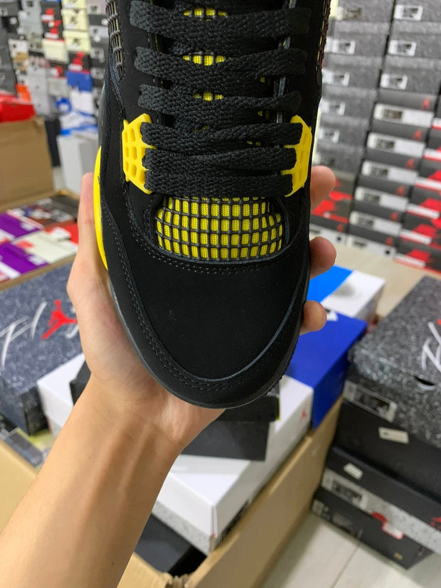 Air Jordan 4 Retro