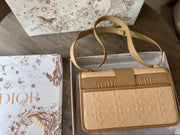 Dior raffia Montaigne 30 shoulder crossbody bag