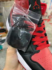 Air Jordan 1 Mid "Alternate Bred”
