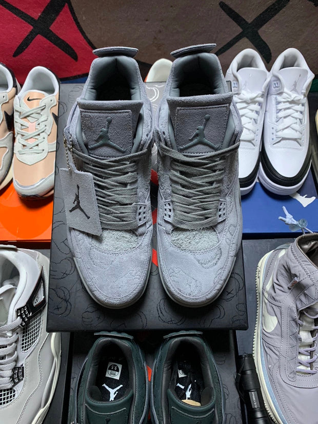 Kaws x Air Jordan 4
