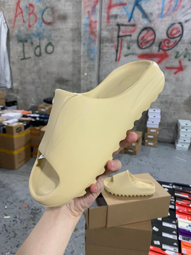 AD originals Yeezy Slide "Pure"'