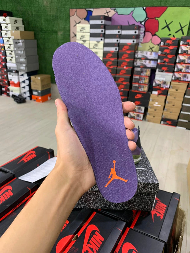 Air Jordan 4 Retro