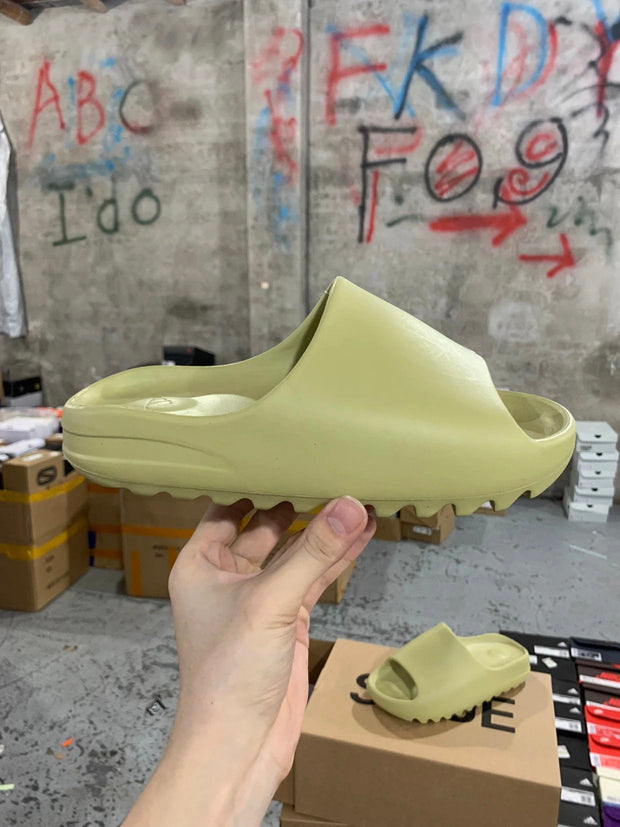 AD originals Yeezy Slide "Pure"'