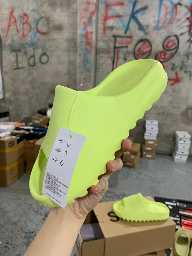 AD originals Yeezy Slide "Pure"'