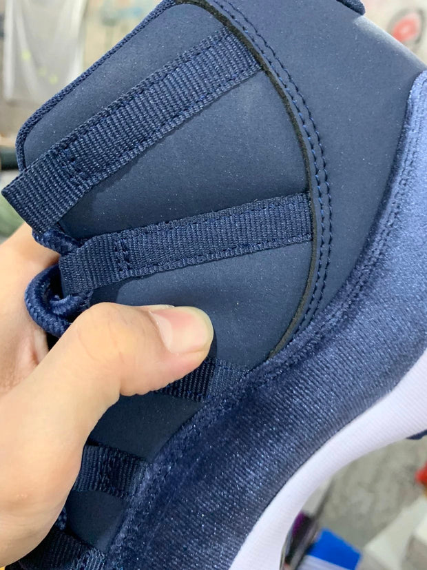 Air Jordan 11 Velvet "Midnight Navy"
