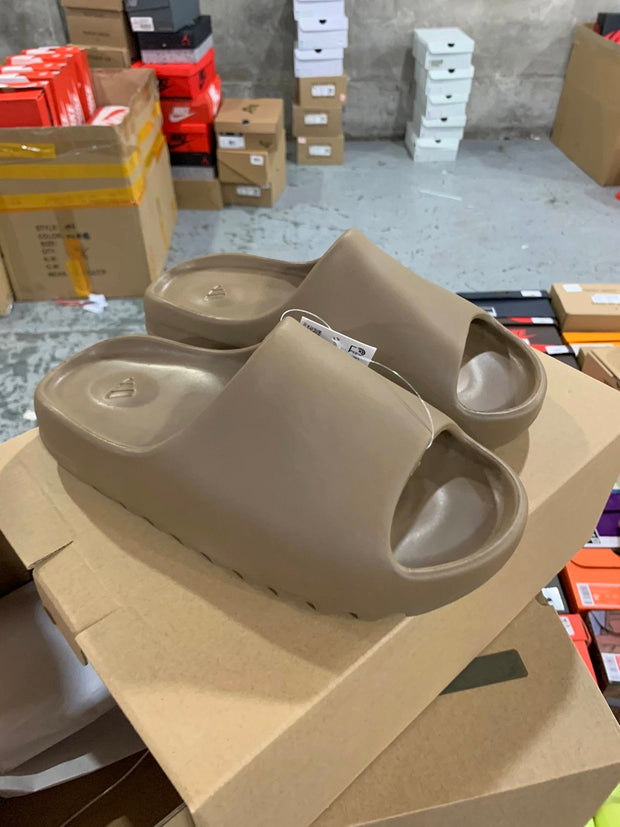 AD originals Yeezy Slide "Pure"'