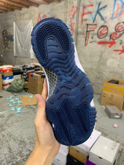 Air Jordan 11 Velvet "Midnight Navy"