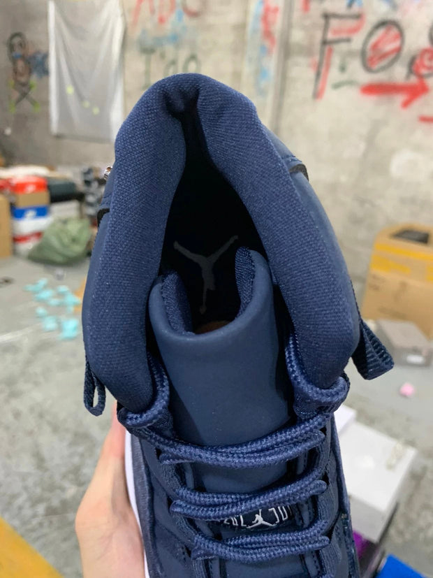 Air Jordan 11 Velvet "Midnight Navy"